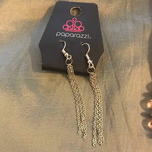 Paparazzi - 3 earrings, 1 bracelet - Picture 3 of 5